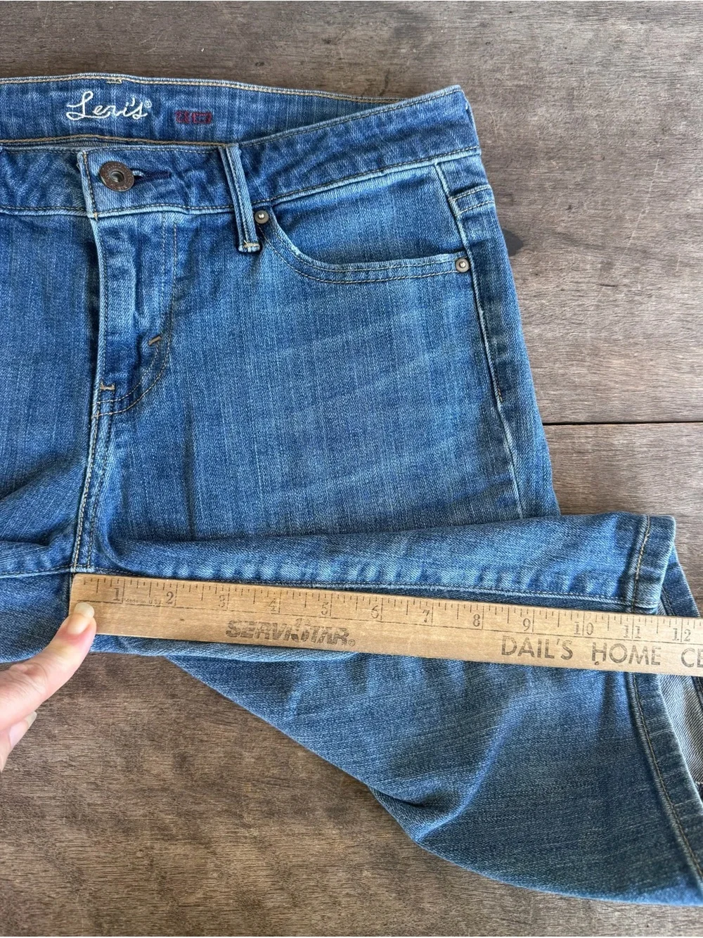 Levi’s Bermuda Short Womens Sz 30x11.5 Shorts Modest Long Stretch Denim